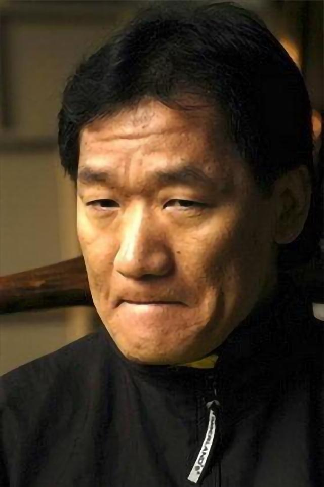 谢东一个娱乐圈混的最惨的星二代