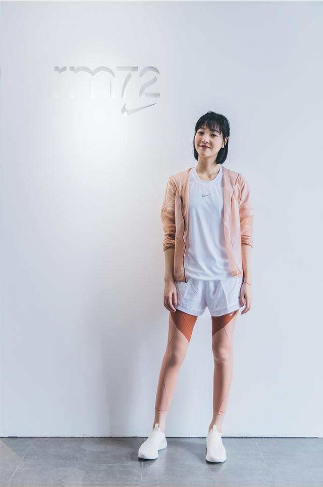 《封神演义》中她喜欢罗晋,穿外套配健美裤,秀"漫画腿"美呆了|何杜娟