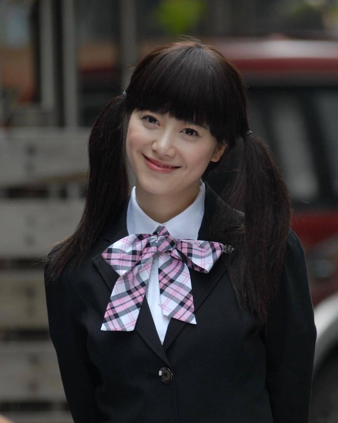 具惠善出席儿童基金会,短发银色西装攻气十足,满脸的"幸福肥"