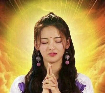 小肆能做的,只有送你们一个杨超越护体啦,争取佛系躺进去