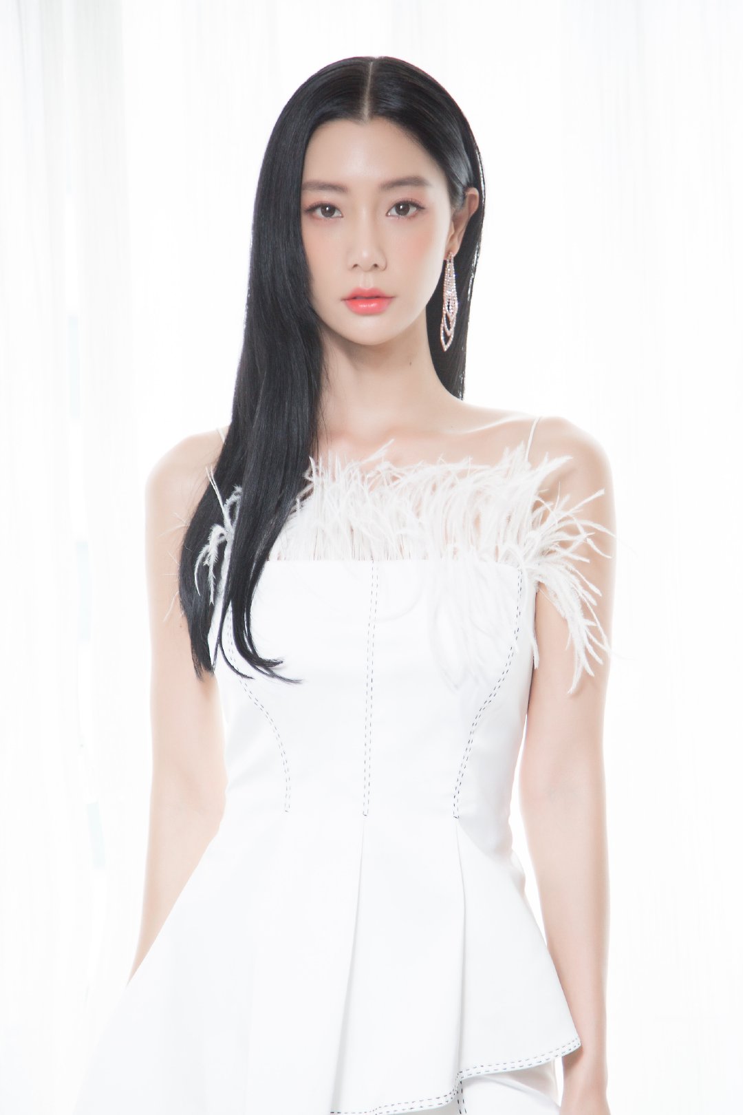 来电狂想票房大卖克拉拉温情出演双面女主播让人眼前一亮