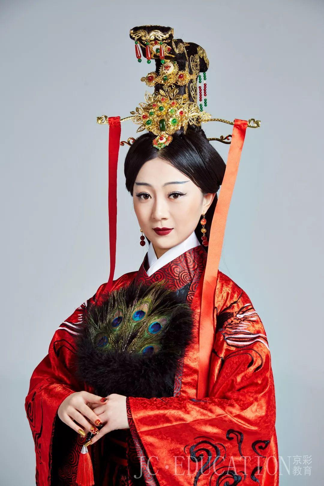 京彩化妆培训惊蛰彩妆发布会学员芈月仿妆造型魅力来袭