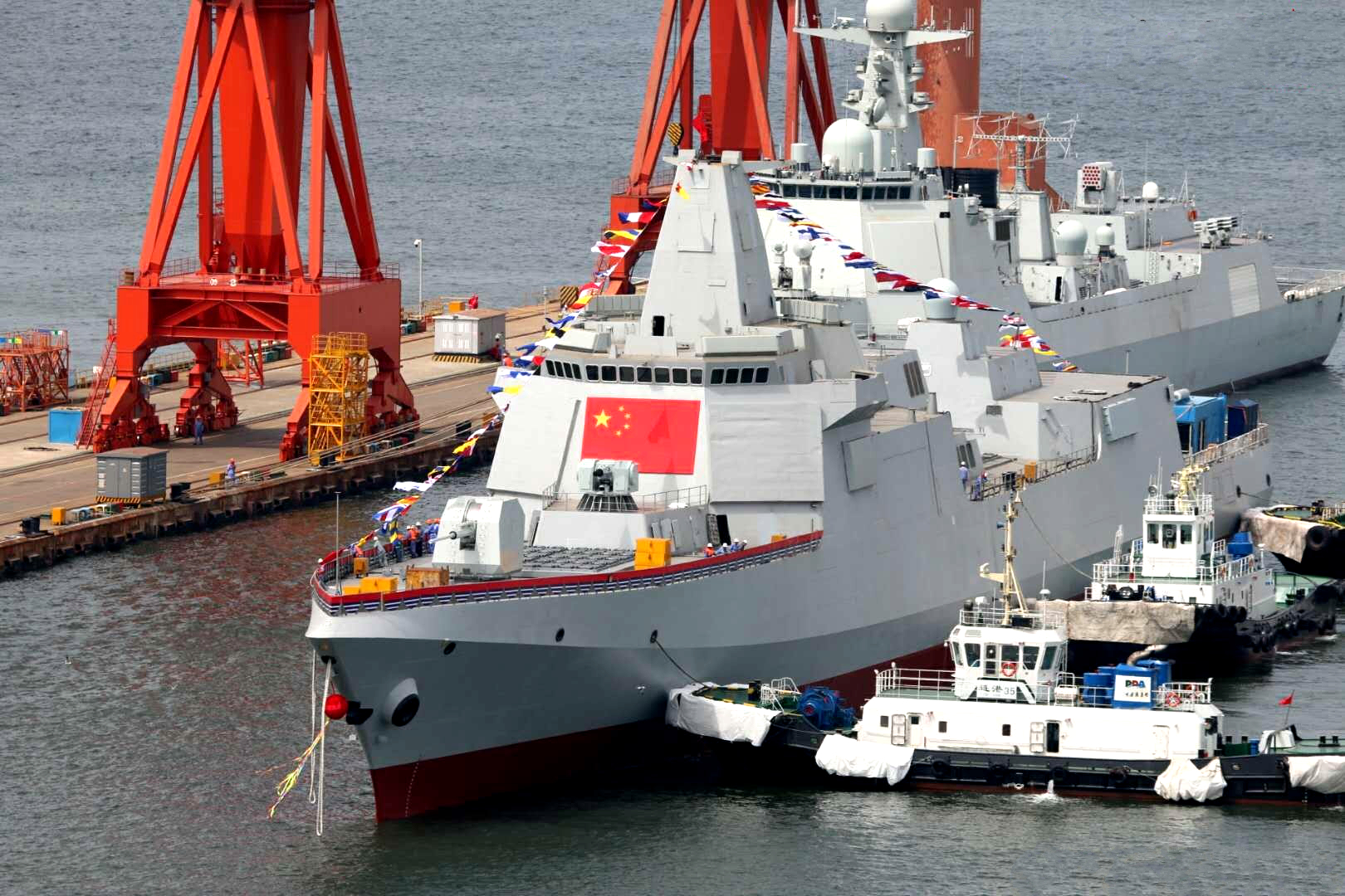 055大驱每个动作受关注,这点在海军史上绝无仅有,尹卓将军评价