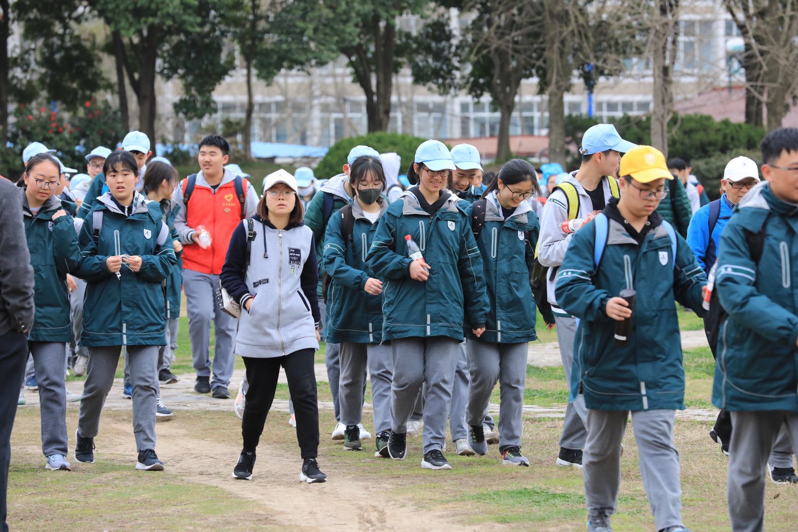 南师附中学子一天时间步行31公里穿越南京,感受城市发展脉搏!