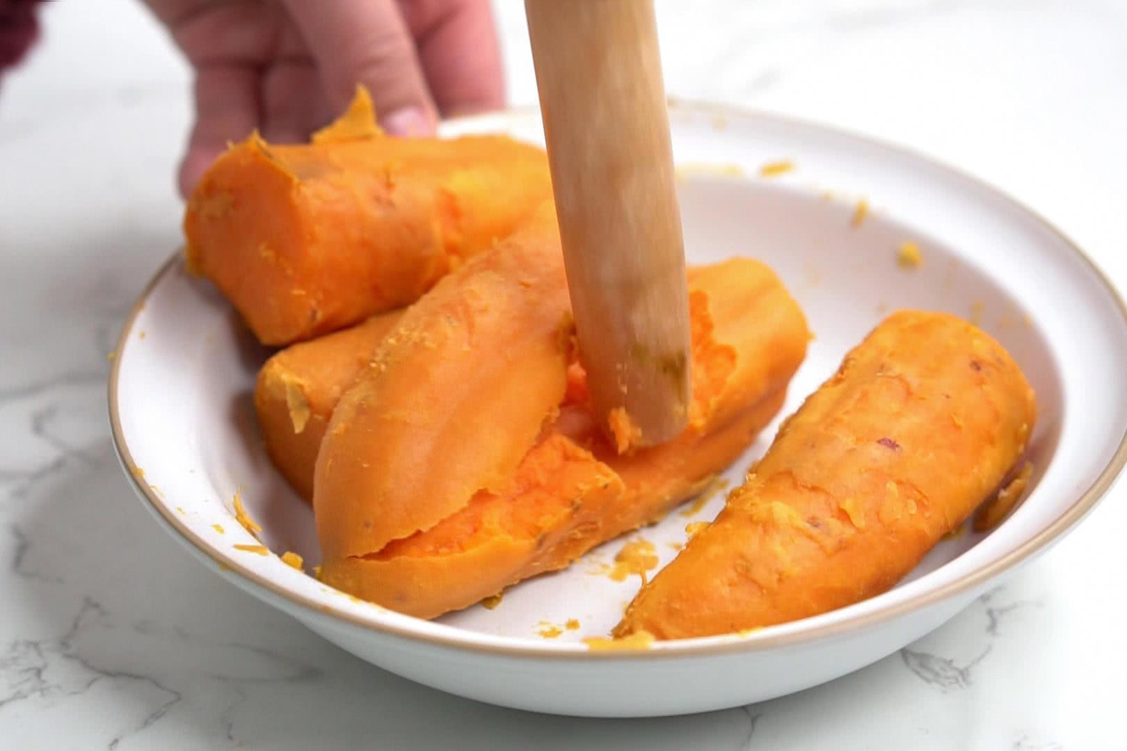 爱吃红薯的别错过这种吃法,奶味浓郁,软绵香甜,简单又好吃!