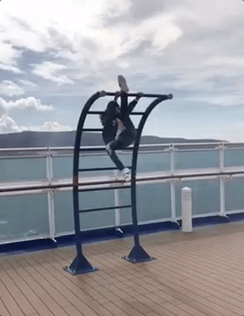 天天晒合照为森碟庆生,五官秀气身材高挑,真的是"佳偶天橙"