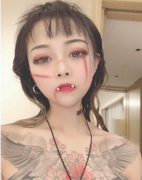 顾茜茜秀新纹身,简直不要太"社会"网友:我也想要