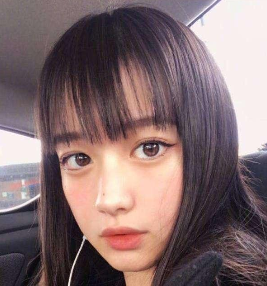 15岁女生素颜照走红网络,似混血儿,澄清纯种中国人