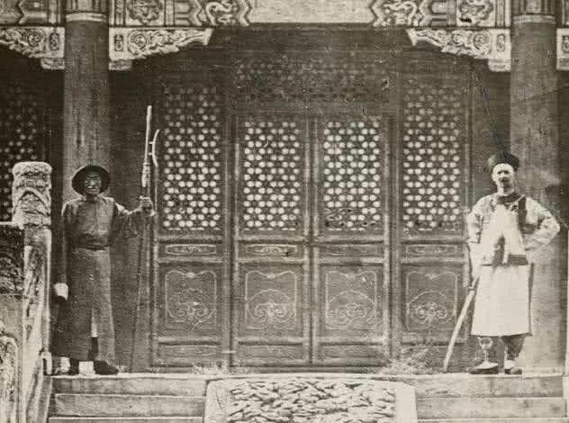 清朝带刀侍卫的真实样子老照片,别被电视剧中的样子骗了|侍卫|乾清门