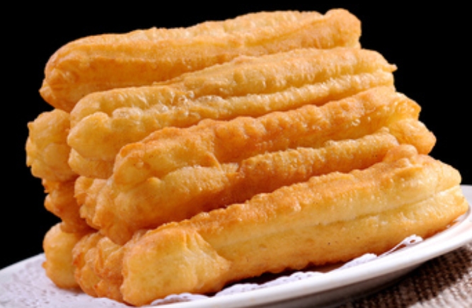 油条这样做甜脆又香口就着豆浆连吃三大根才过瘾