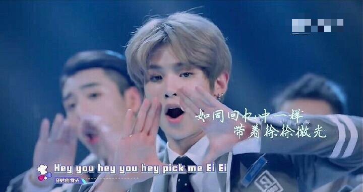 《奇妙的食光》大厂男孩夜市c位摆摊,唱跳《eiei》满满回忆杀!