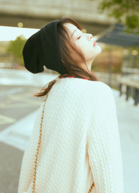 孙怡晒美照过冬天,侧脸颜值太高,网友纷纷开始羡慕起董子健来了