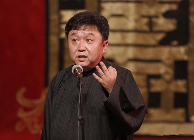 10年前的德云社,那时候于大爷还没烫头,高峰还很瘦,烧饼还很丑