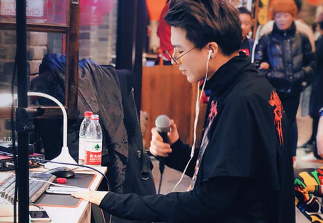 新赛季歌手,王宇宁战败引起网络争议,刘欢杨坤一针见血!