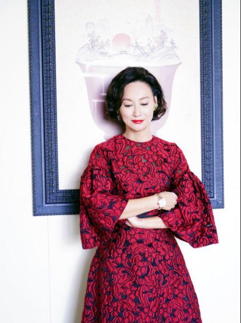 真是这样,小编觉得惠英红直接颠覆了我们对年龄的认知.