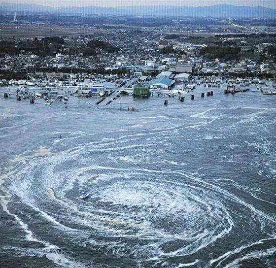 日本现灾难片式海水倒灌,中国警告:在日游客迅速回国!