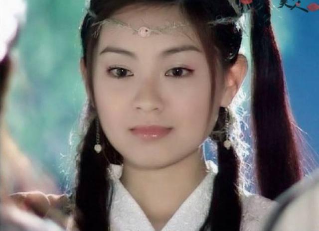 还记得倚天屠龙记中的小昭生下女儿后全职在家5年女儿超漂亮