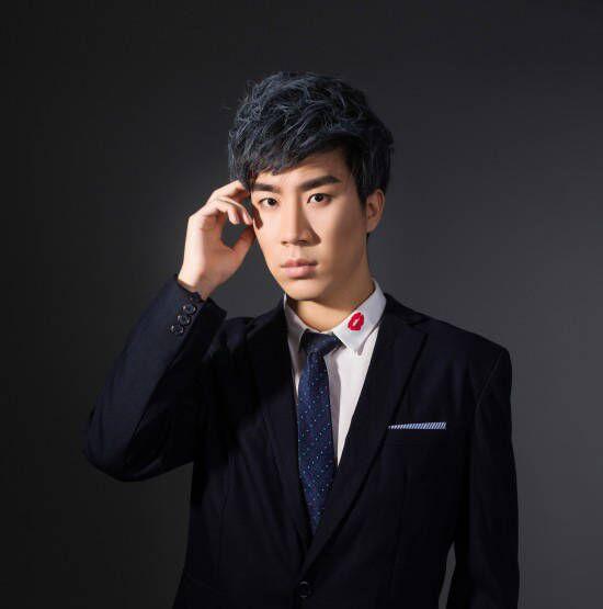 lol七周年投票,骚男三百万遥遥领先,网友:骚猪复出才可一战