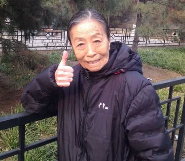 82岁的张少华晚年竟如此凄凉,惨遭亲生儿子弃养!网友:白养了