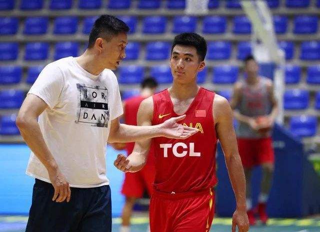 在国家队你不好使郭艾伦霸气看待于德豪与自己的首发之争