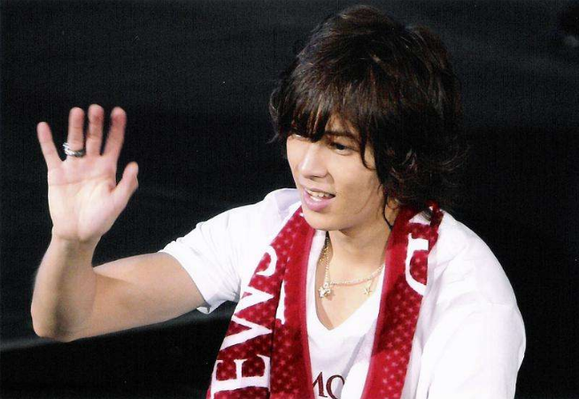 俗语男儿断掌千斤两女子断掌过房养断掌到底是啥