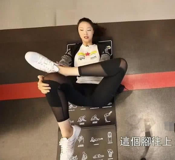 惠若琪在健身房做出的这一举动让人直呼简直受不了