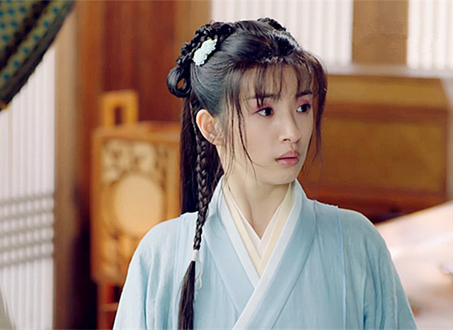 穿上女装的邢恩,又被网友吐槽像男的,你们也觉得不好看吗?