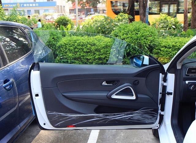 15万大众进口"小跑车",无框车门,2.0t发动机,颜值不输bba!