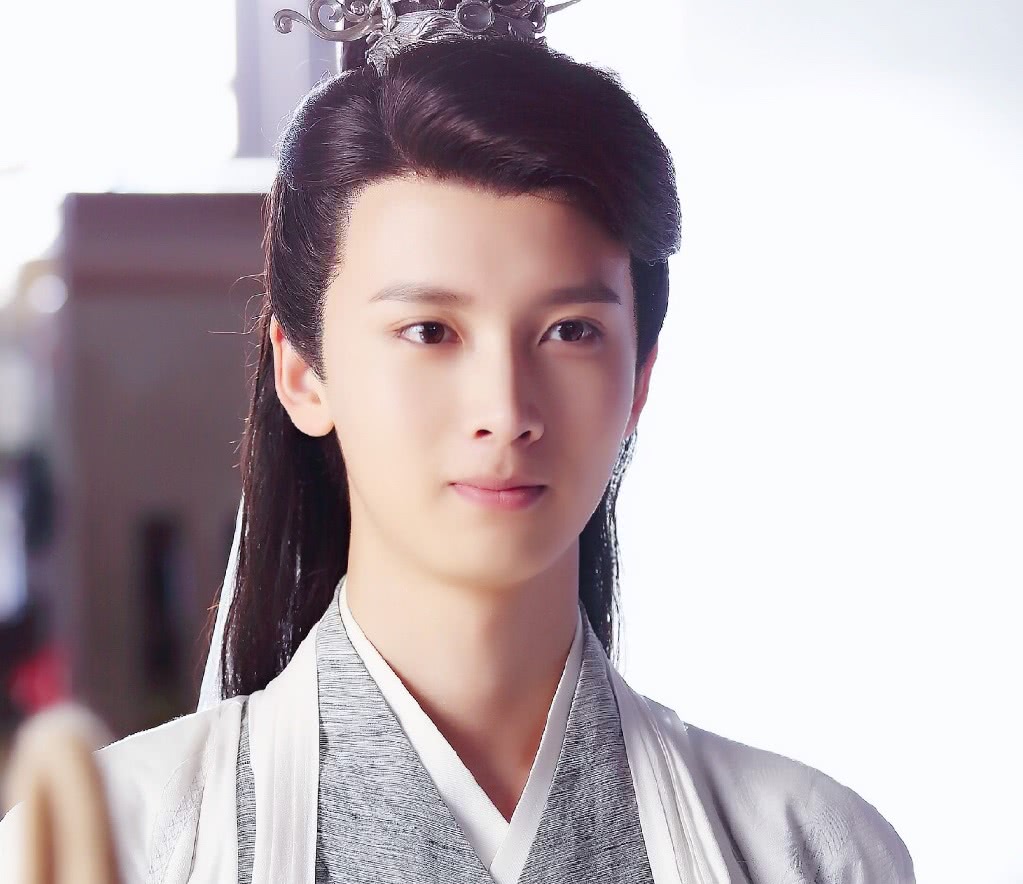 《双世宠妃3》官宣海报,原班人马回归,海报寓意十足!