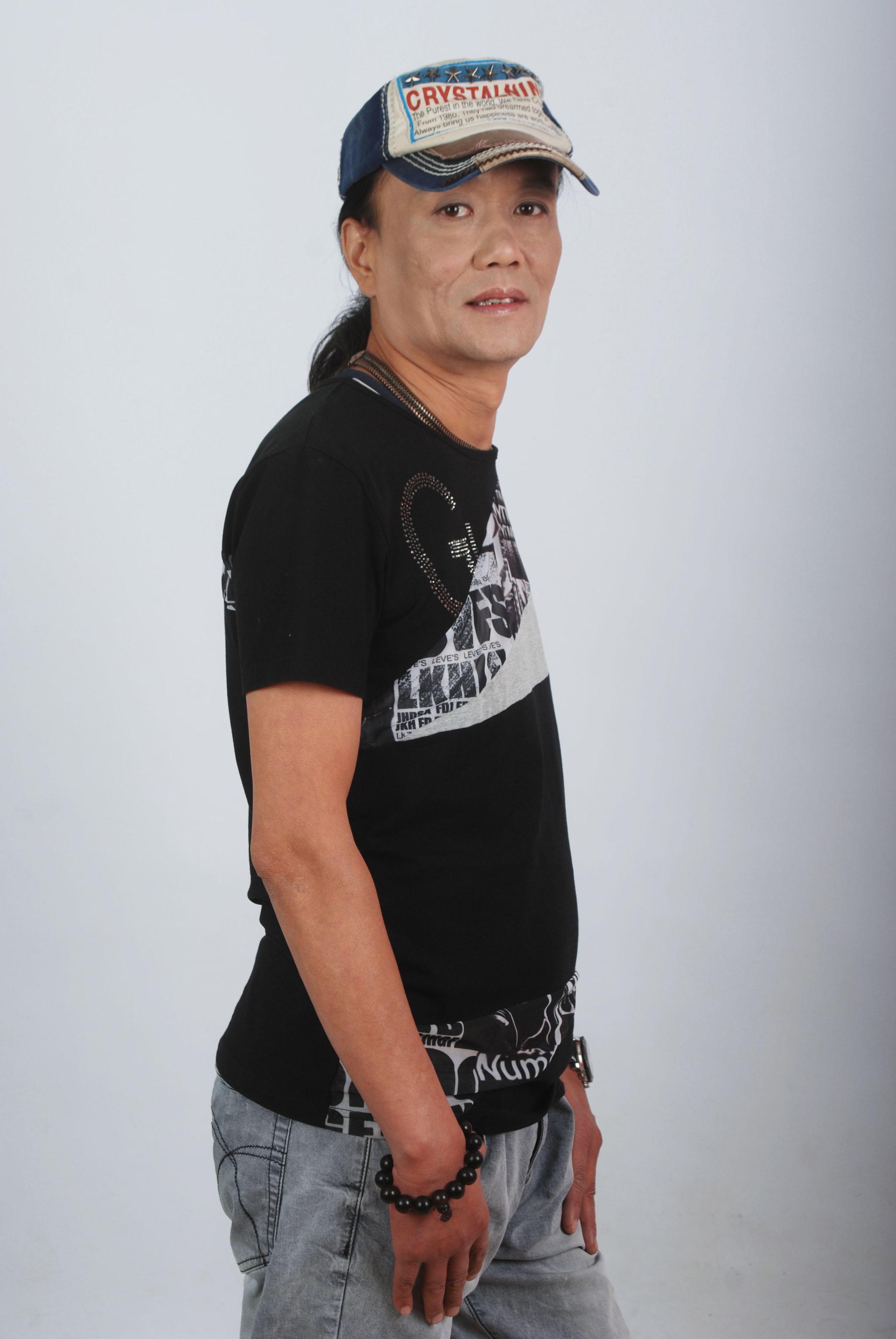 音乐人刘牧《男人四十花开放》走红全网,引起太多人的共鸣