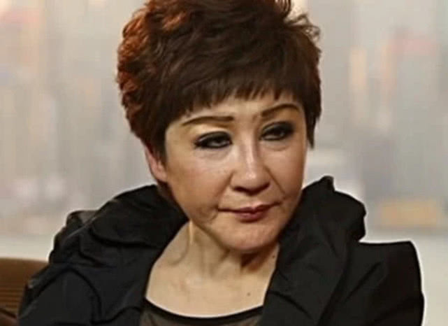 李小龙死在她的床上,向华强二话不说把她娶回家,离婚后仍养着她|丁佩