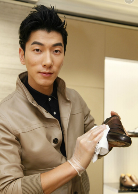 张亮带全家外出度假,天天的大长腿成亮点,妹妹和老爸的颜值神似