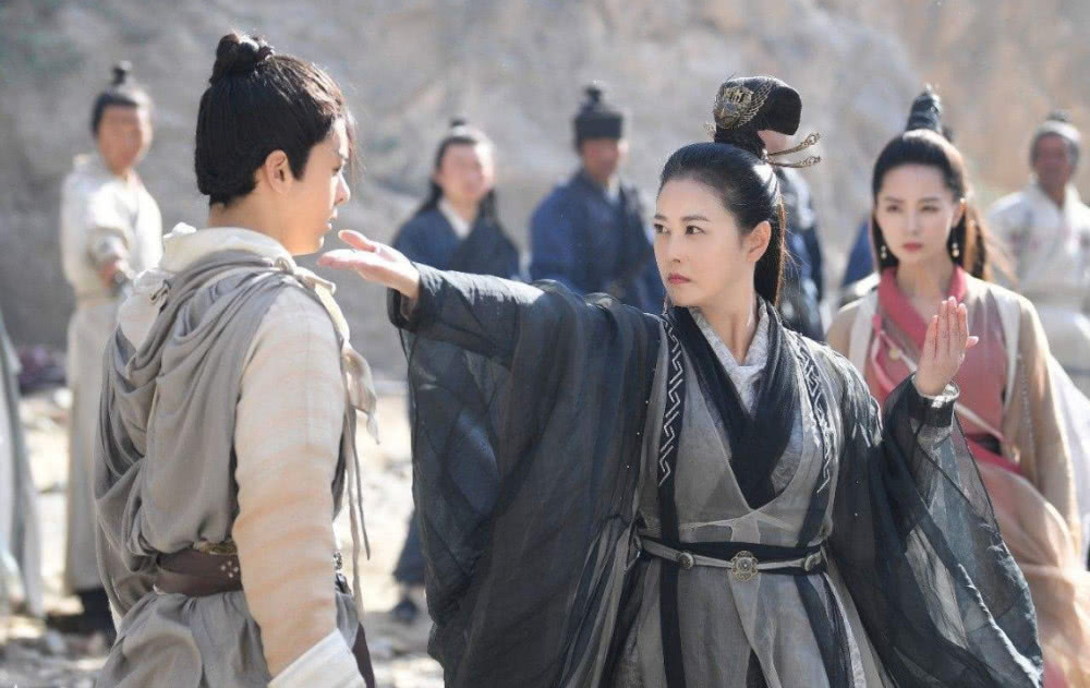 周芷若,赵敏那么美,张无忌为何最后打光棍?殷素素的话就是答案