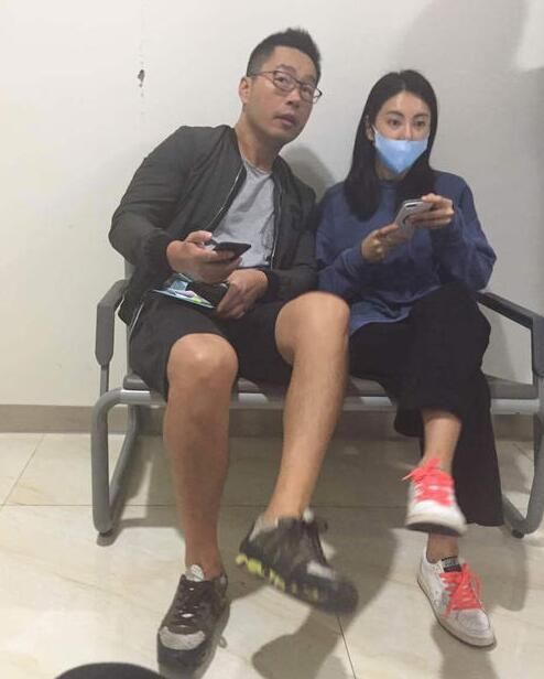 袁巴元欠张雨绮5000万袁巴元深夜发文回应这钱是怎么回事