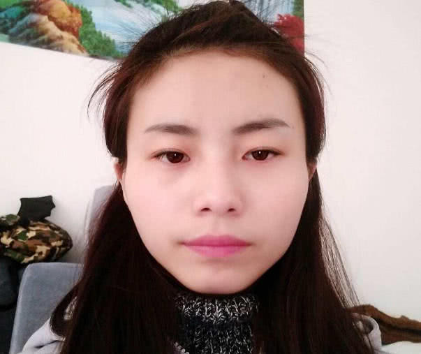 女生想要眼睛好看,那么眼睛和眉毛就要协调.