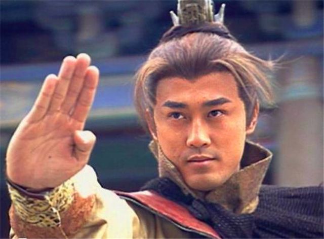 她曾是寇仲最爱的女子,寇仲为她去争天下,但她却嫁给别的男人