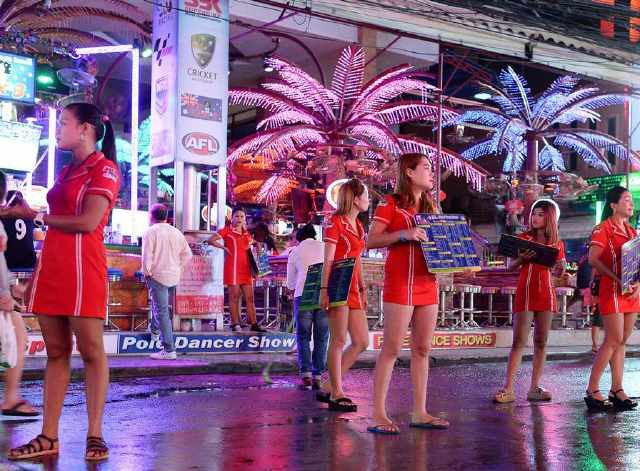 它是著名旅游国家,但当地"乒乓秀",你知道是什么意思吗?