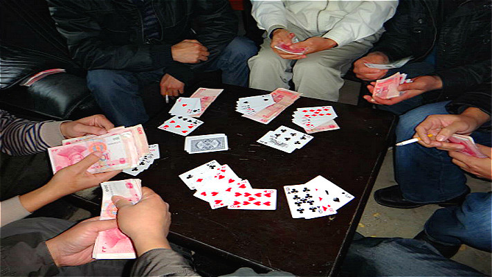 农村人打牌赌博收入从哪来老农说出天机