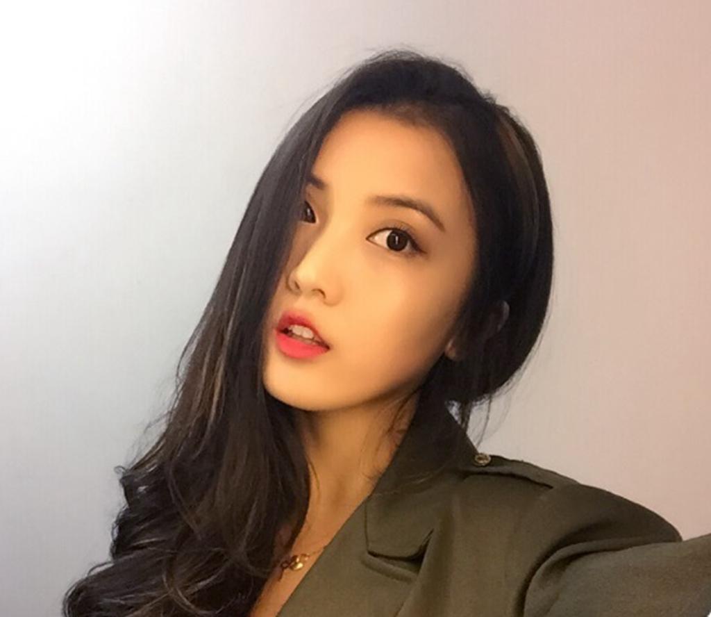 圆了4300万人的总冠军梦, 与演员女友幸福