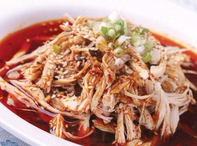 麻辣鸡丝,鸡丝软嫩,椒丝脆爽,麻辣爽口,风味独特,做法简单!