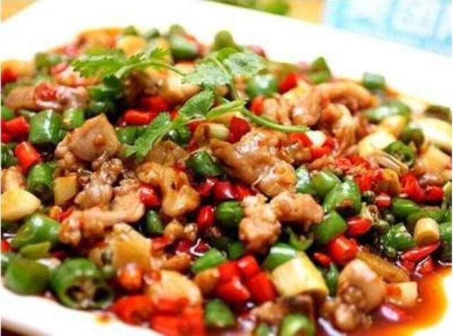 最爱自贡鲜椒兔丁,味道麻辣鲜香,口感不绵不柴,口感滑嫩真过瘾