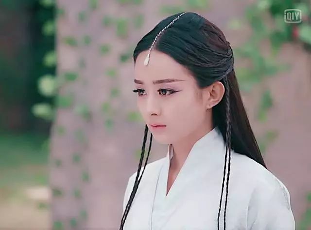 穿古装戴的10款额饰,小皇后似小女生,新娘装最