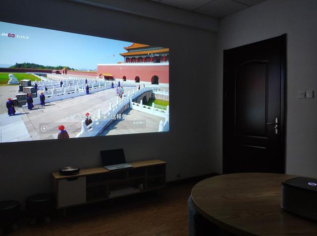 巨幕观影走进平民万家家庭影院不再是富人的标志