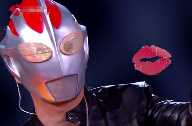 蒙面唱将最被嫌弃的歌手,遭评审嘉宾调侃,摘下面具后都沉默不语