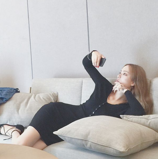 lol:厂长女友ins账号被爆,细心的网友从中发现这个问题|厂长|女朋友