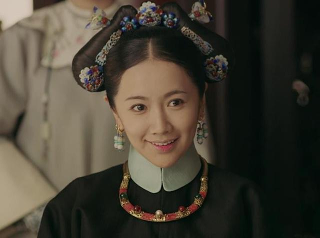 据史料记载,纳兰明珠有三个儿子,大儿子纳兰性德和小儿子纳兰揆方都