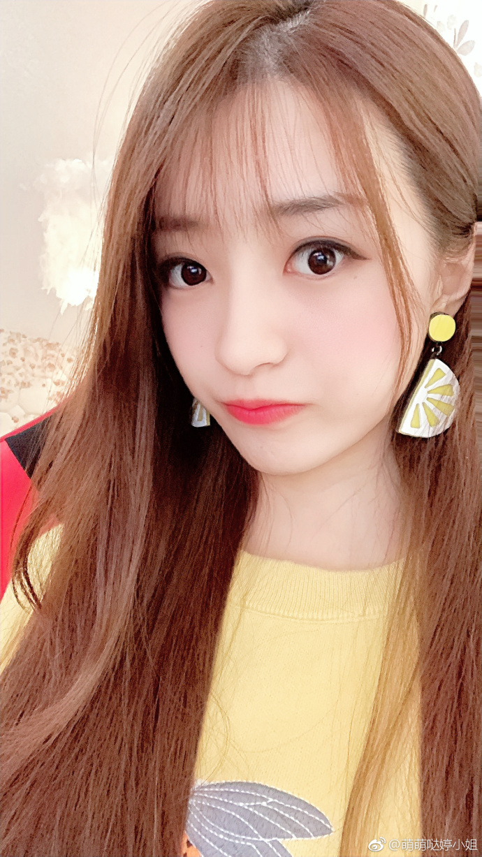 虎牙婷小姐人气突破74万创历史新高 网友:还记得不锈钢女孩吗?