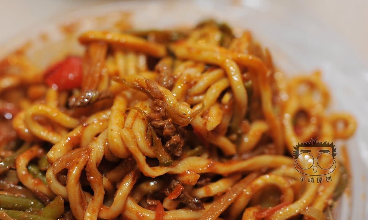 15元的炒拉条肉多菜也多 给的量真良心两人吃都够了