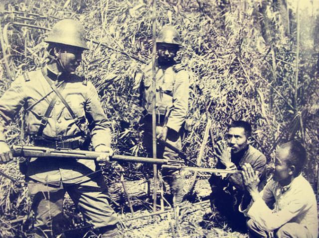 侵华日军曾禁止公开的照片:身材矮小但强壮,图9为汉奸欢迎日军