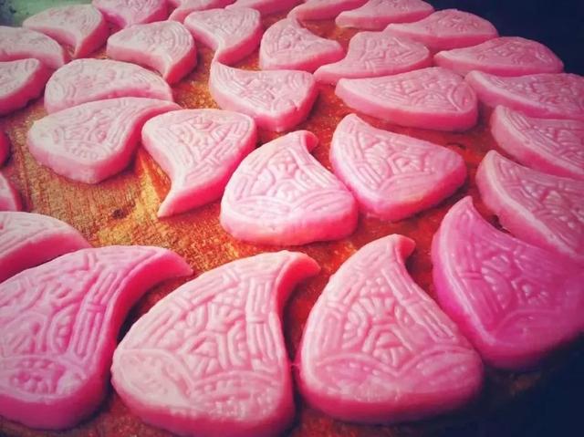 桃果象征长寿又名红粿,寿桃粿,红曲桃等红桃粿口味各有千秋潮州粿汁